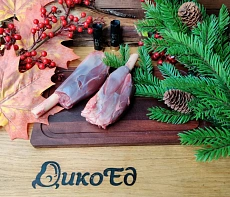 Голяшка северного оленя на кости